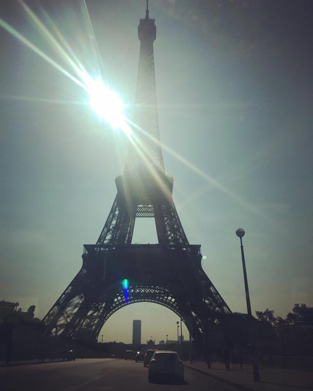 Ferienwohnung Eiffel Tower Champs De Mars Paris Exterior foto