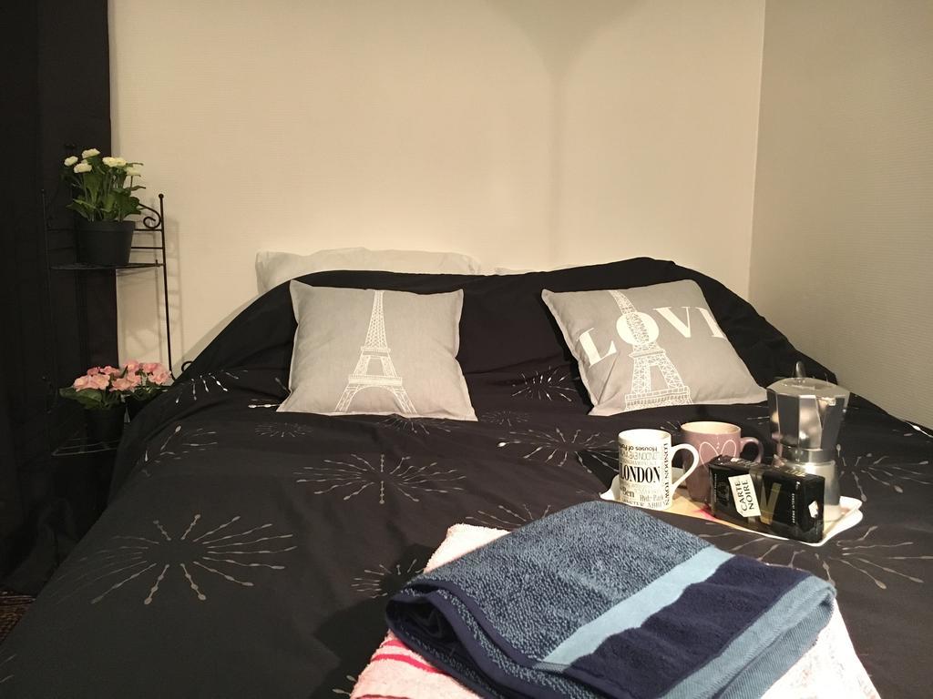 Ferienwohnung Eiffel Tower Champs De Mars Paris Exterior foto